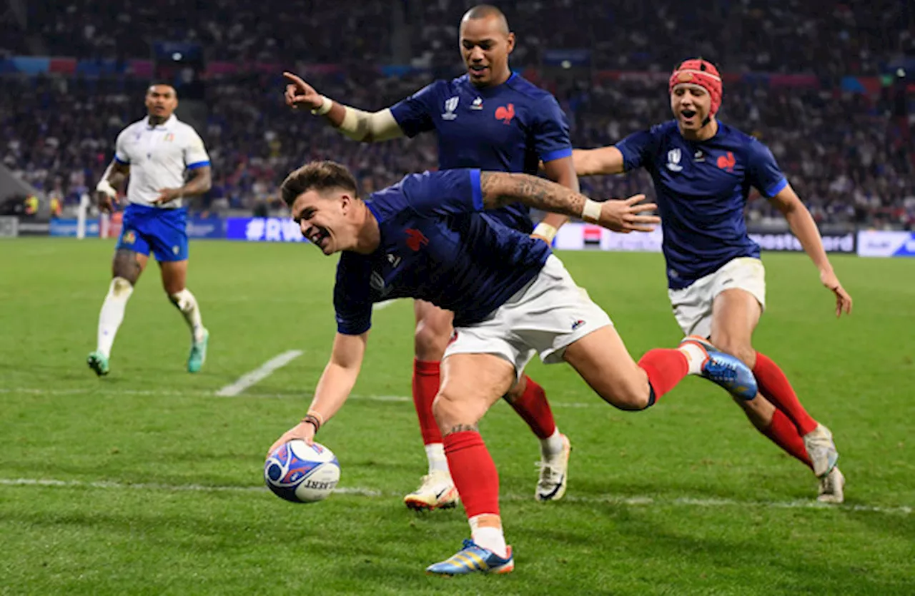 France thrash Italy to reach Rugby World Cup quarter-finals