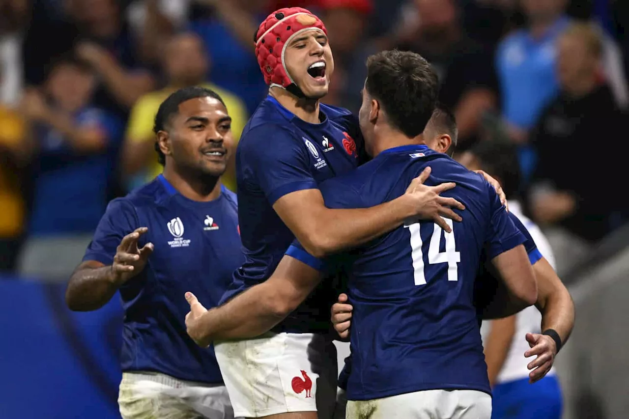 France thrash Italy to reach Rugby World Cup quarters