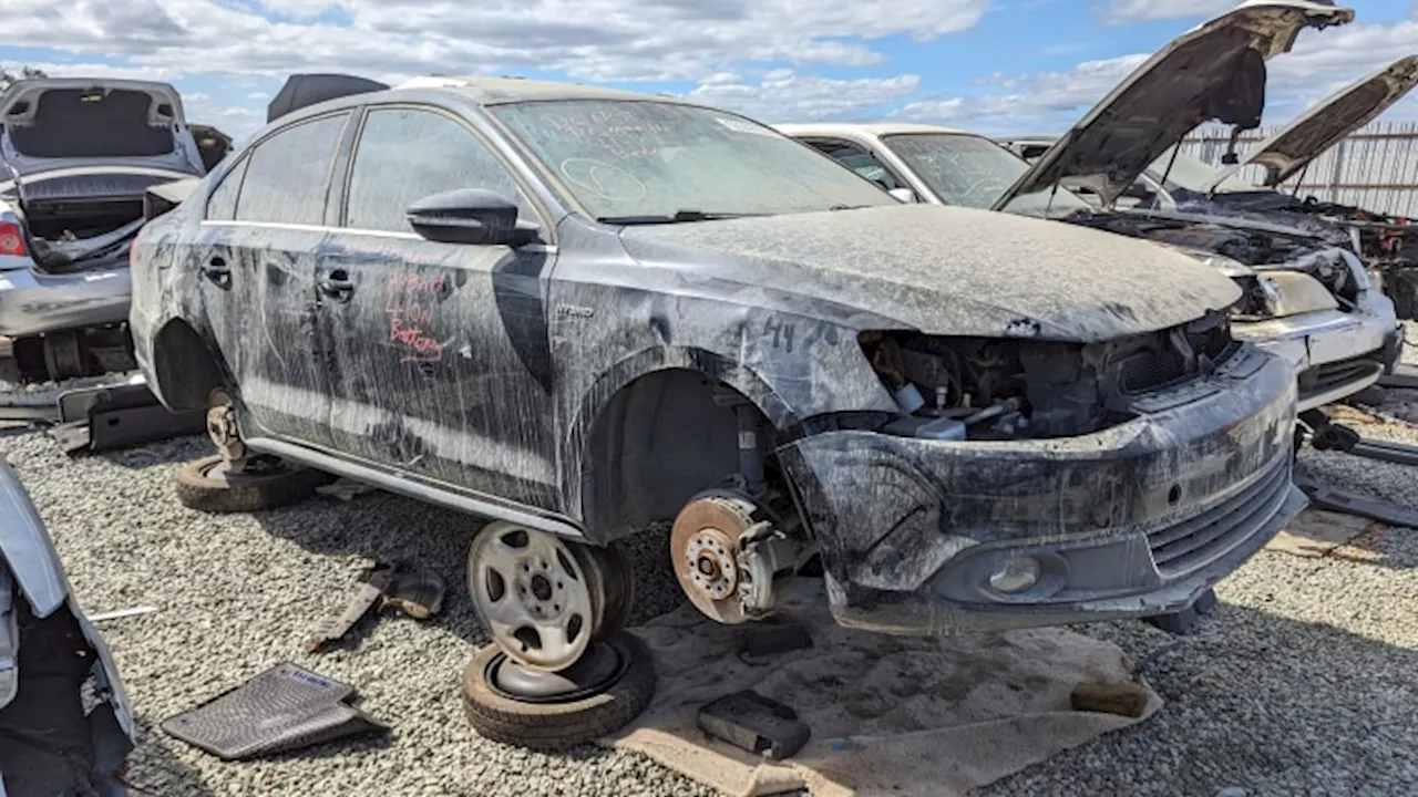 Junked 2013 Volkswagen Jetta Hybrid