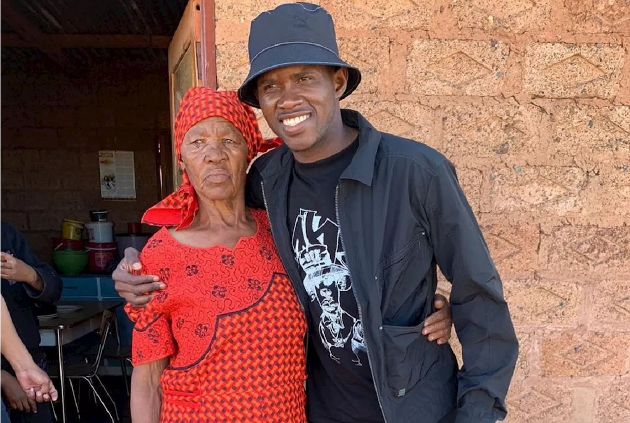 ‘Change the home situation’: Mamelodi Sundowns star Bathusi Aubaas under fire for neglecting his grandmother [pictures]