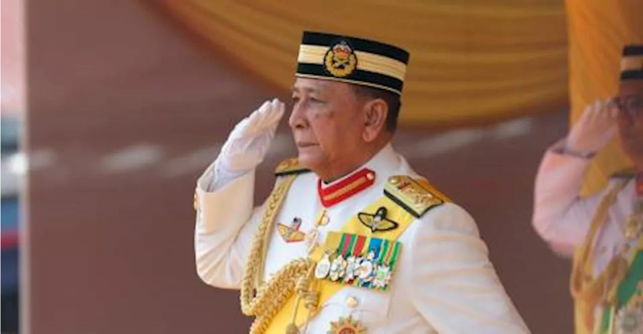 Sultan of Kedah officiates commissioning of MAF cadet officers