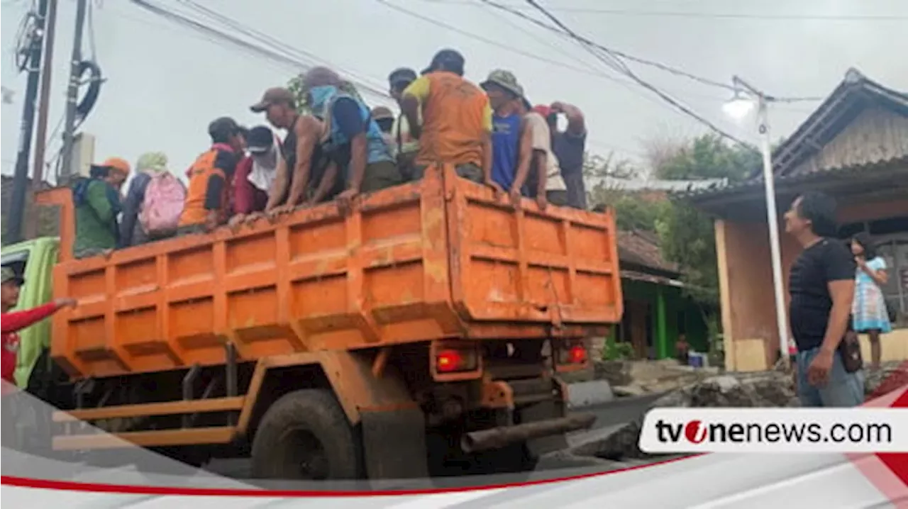 Kebakaran TPA Jatibarang Semarang, Belasan Orang Diduga Terjebak, Tim ...