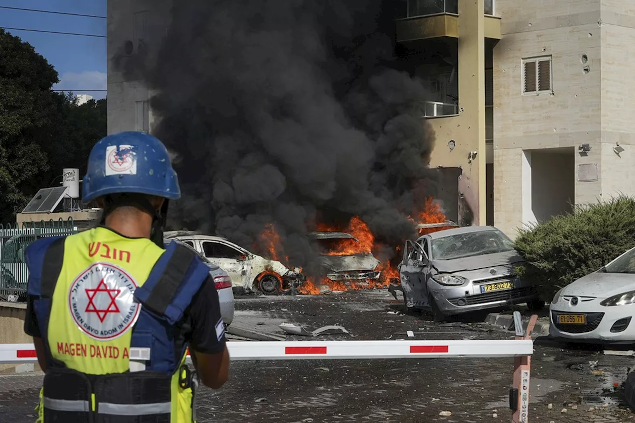 Hamas ataca Israel com foguetes; primeiro-ministro declara guerra