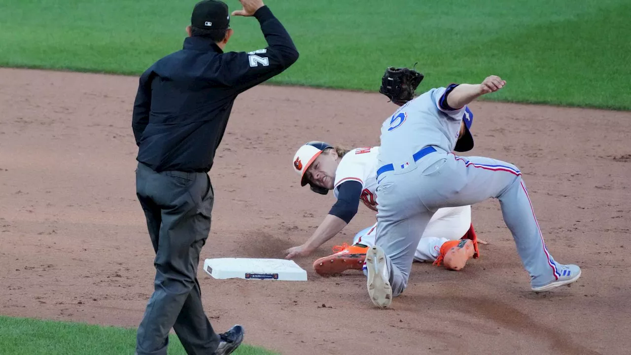 ALDS Game 1: Orioles blame 'miscommunication' for Gunnar Henderson's costly baserunning error