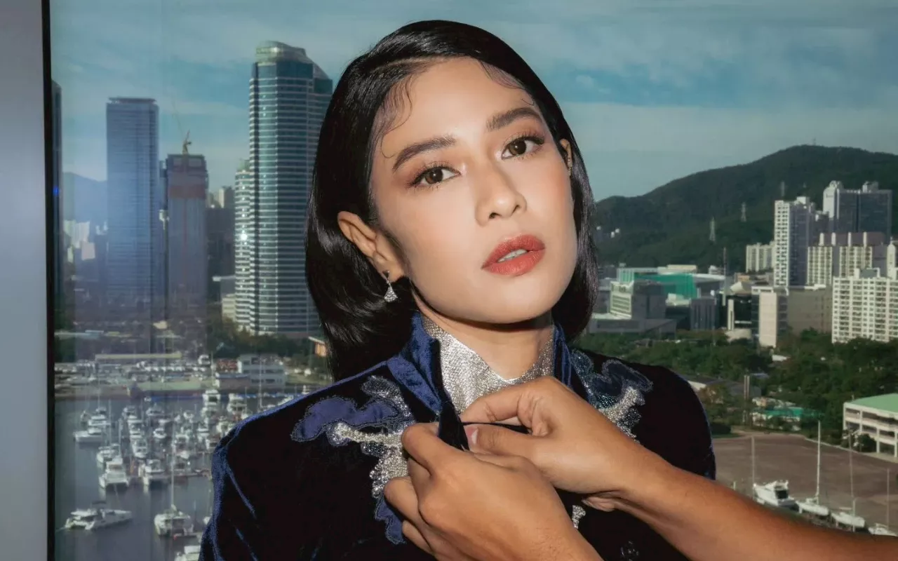 Dian Sastro Bak Putri Keraton Hadiri Screening 'Gadis Kretek' di BIFF, Perpaduannya Terbaik