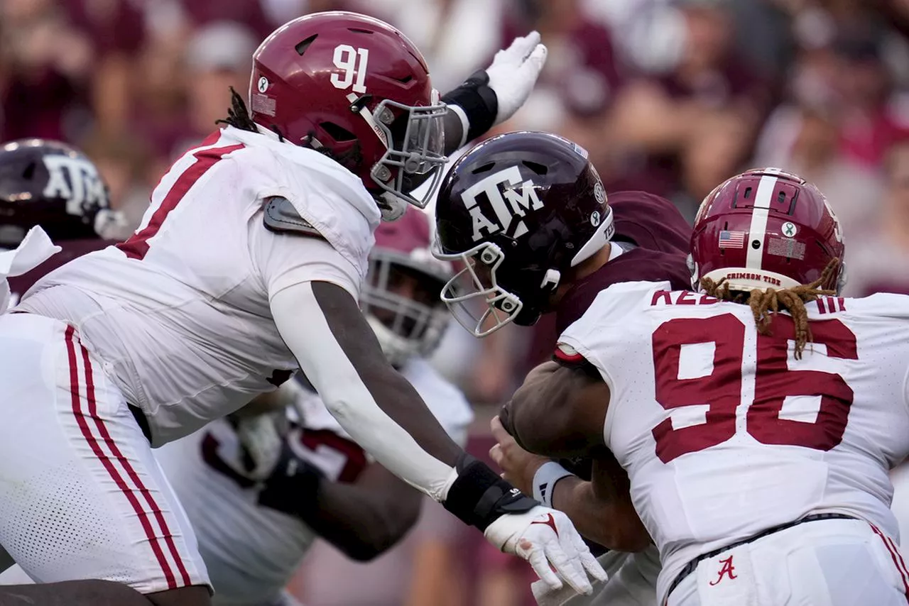 Alabama defense stays hot, smothers Texas A&M without key starter