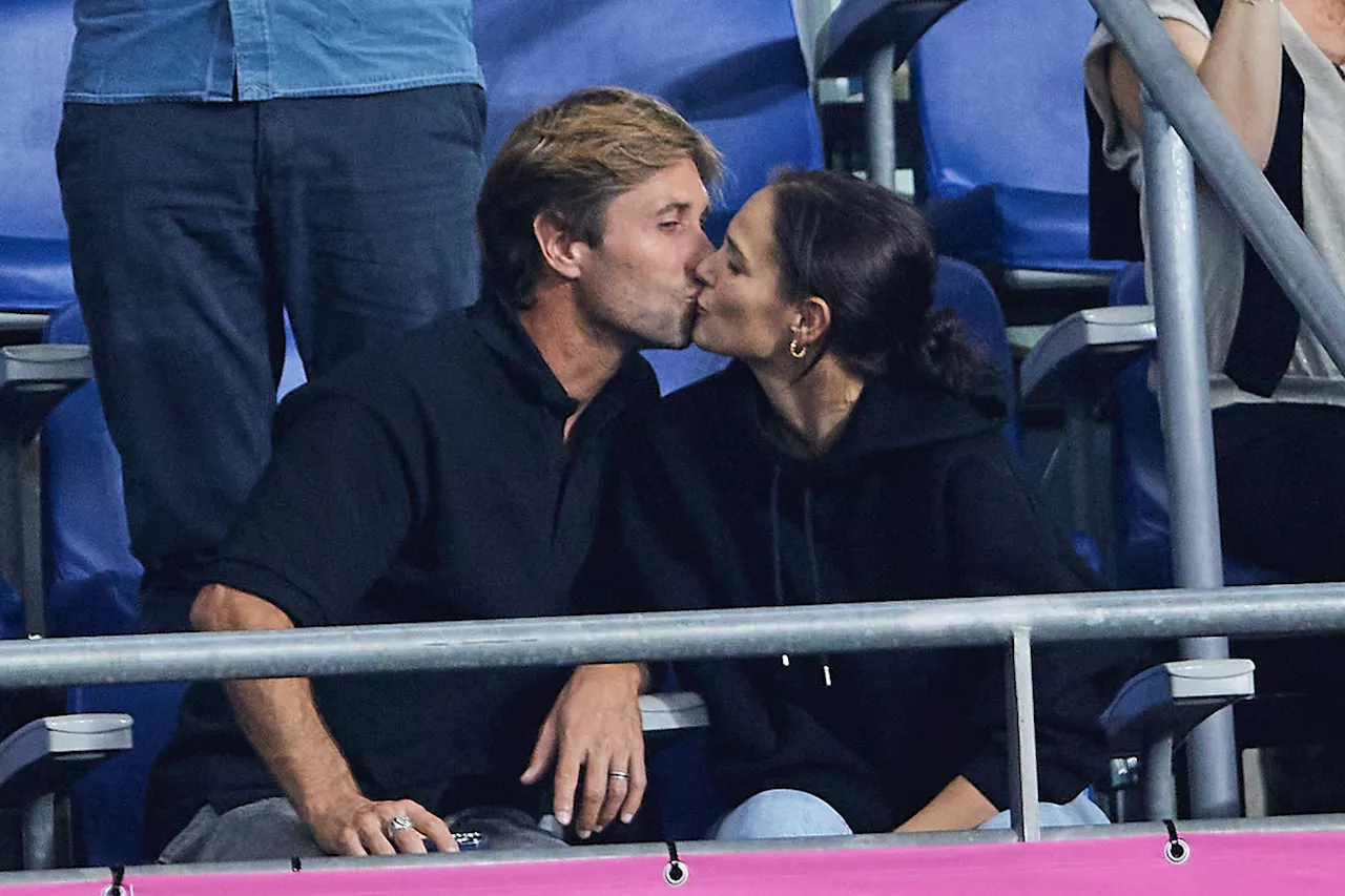 Camille Lou amoureuse, Yodelice, Albert de Monaco en solo… Du beau monde au Stade de France pour Irlande-Ecosse (Photos)