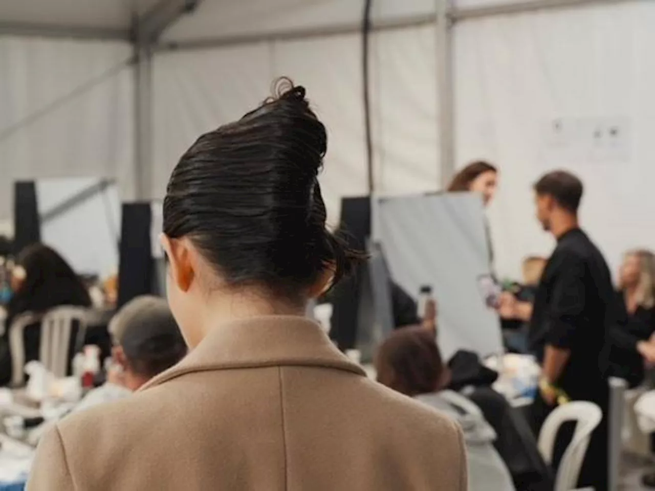 Capelli: torna la banana, simbolo di una donna ribelle, ma elegante e moderna