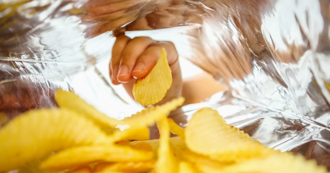 3-årig dreng åbnede en pose chips: Så brød han grædende sammen