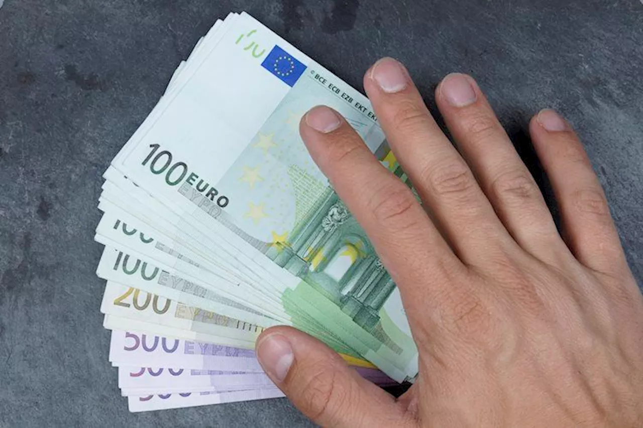 EUR/USD trades higher around 1.0570 amid Palestine-Israel military conflict