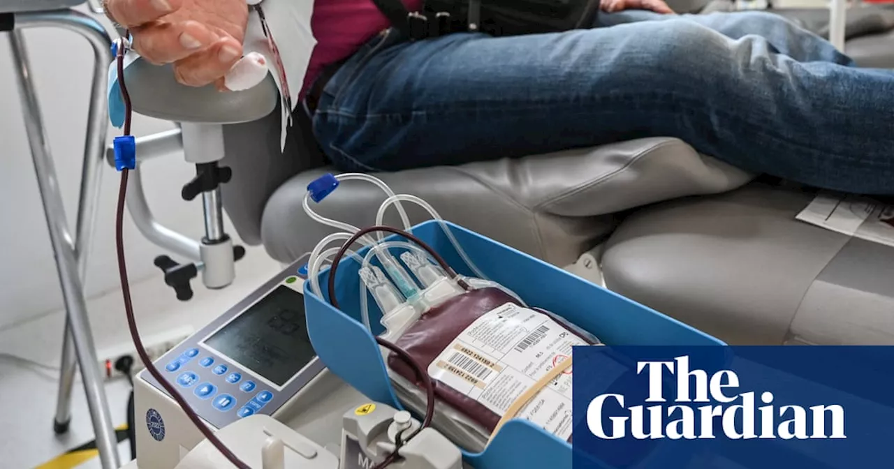 Restrictions on gay men donating blood should be scrapped, Queensland health minister says