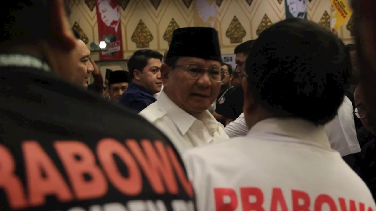 Bertemu Sukarelawan, Prabowo Janji Lanjutkan Program Bantuan Sosial