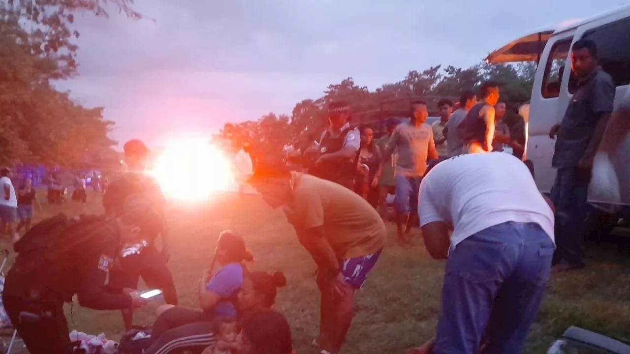 Accidente carretero en Pijijiapan deja ocho migrantes venezolanos lesionados, dos menores de edad se encuentran heridos