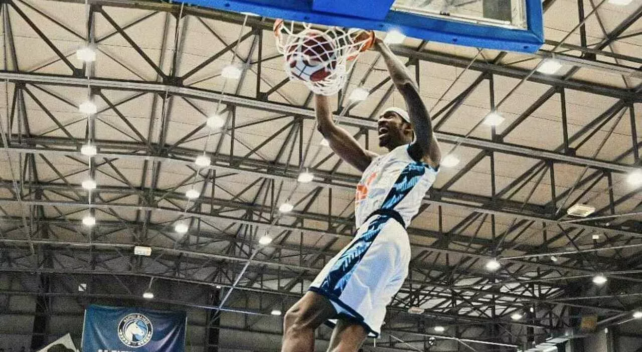 Basket, Napoli batte Milano e resta a punteggio pieno. Ok Bologna e Venezia