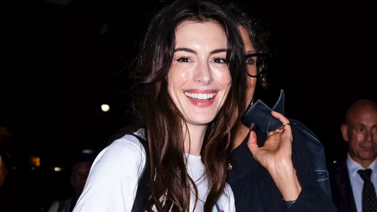 Anne Hathaway Just Declared She's Anti-Skinny Jeans