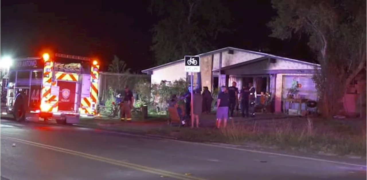 Fire crews battle house fire on far West Side