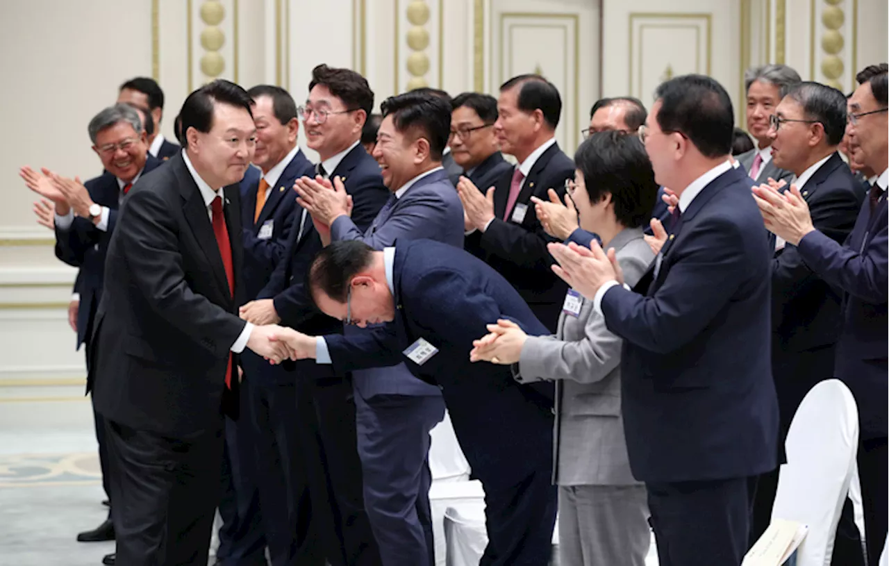 [단독]담대한 구상·북한인권보고서 ‘부정 여론’ 보도자료 안 낸 민주평통