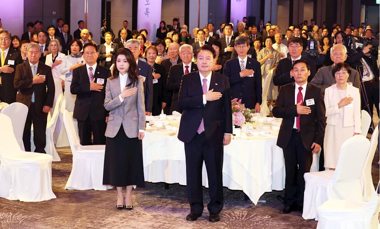 지지율 횡보 돌파나선 尹…안보·민생으로 두토끼 잡는다 - 매일경제