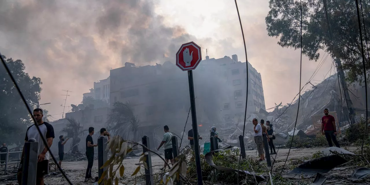 Israel steps up Gaza bombardment, as deaths in the region surpass 1,100