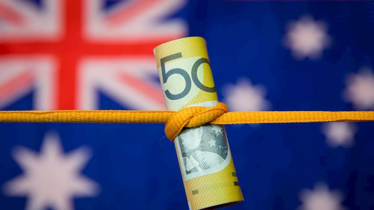 Aussies facing $313 fine as deadline looms