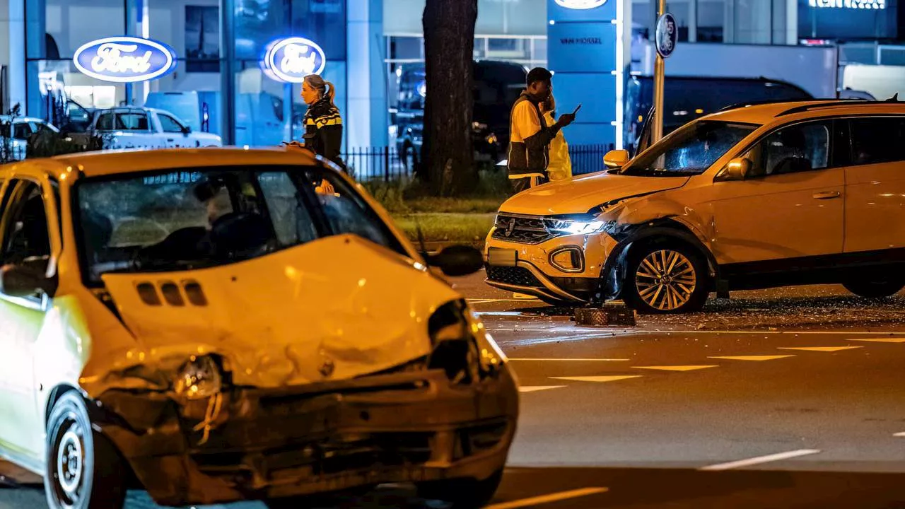 112-liveblog: auto's botsen op kruising Tilburg • gewonde bij steekpartij