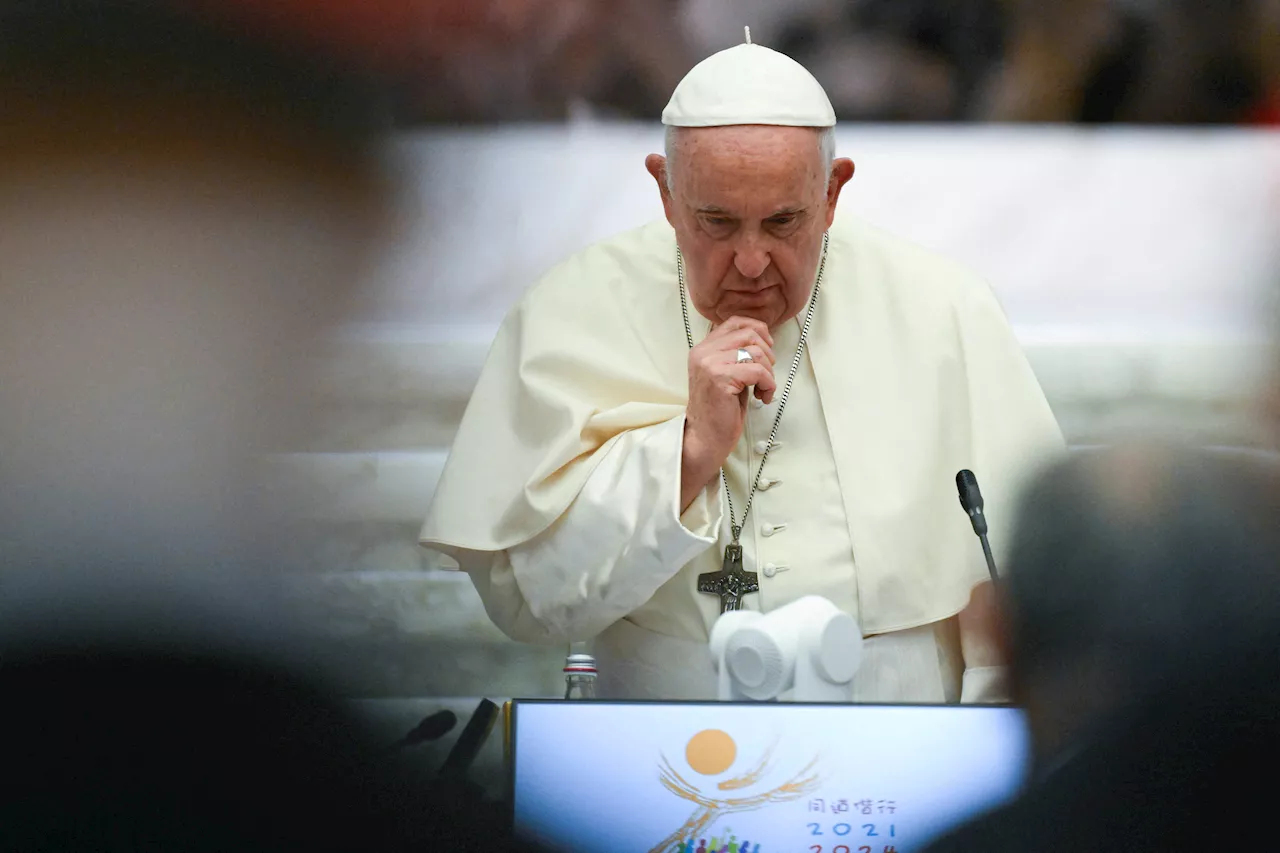 Pope Francis urges end to violence in Israel