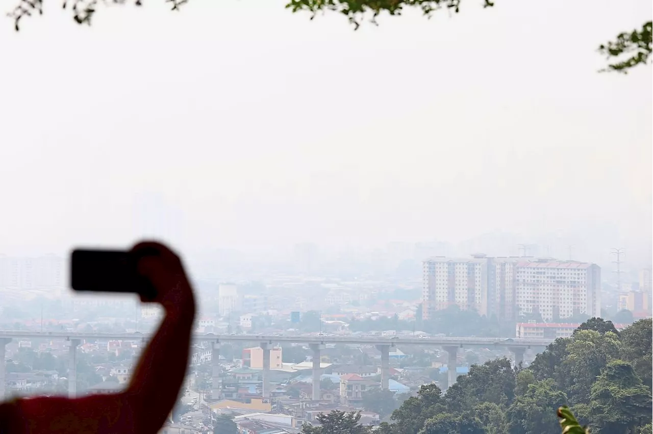 More haze-ridden areas in Johor