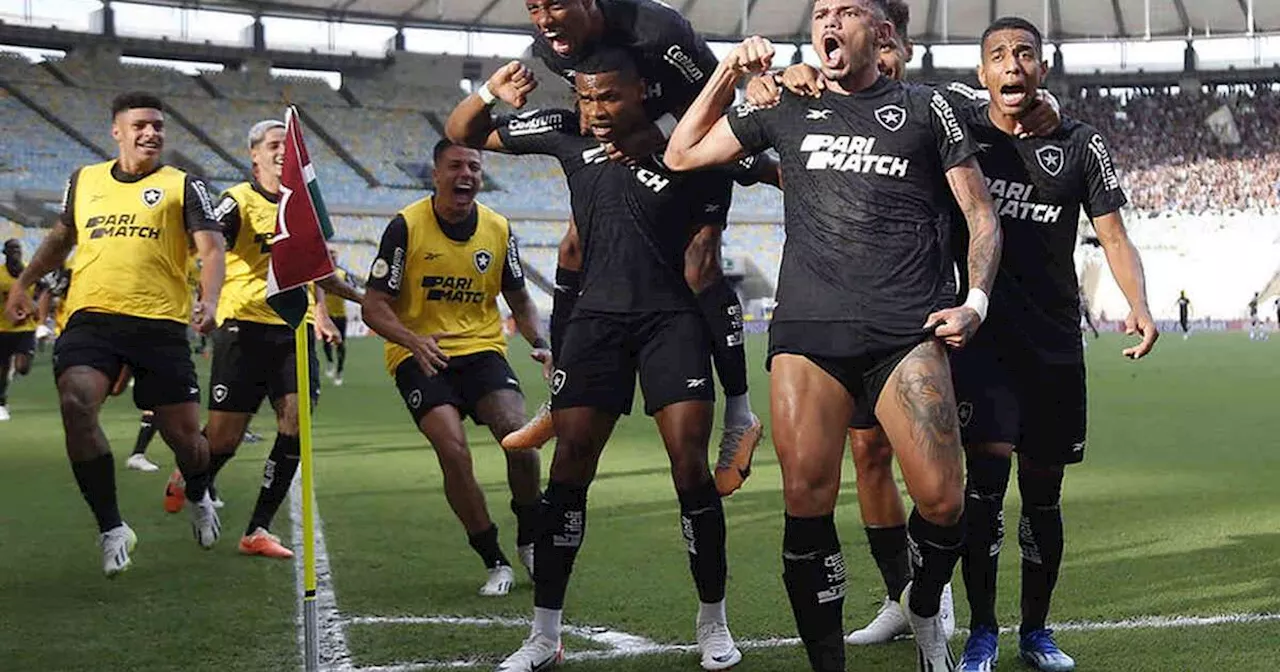 Com dois gols em dois minutos, Botafogo derrota o Flu e mantém folga na liderança