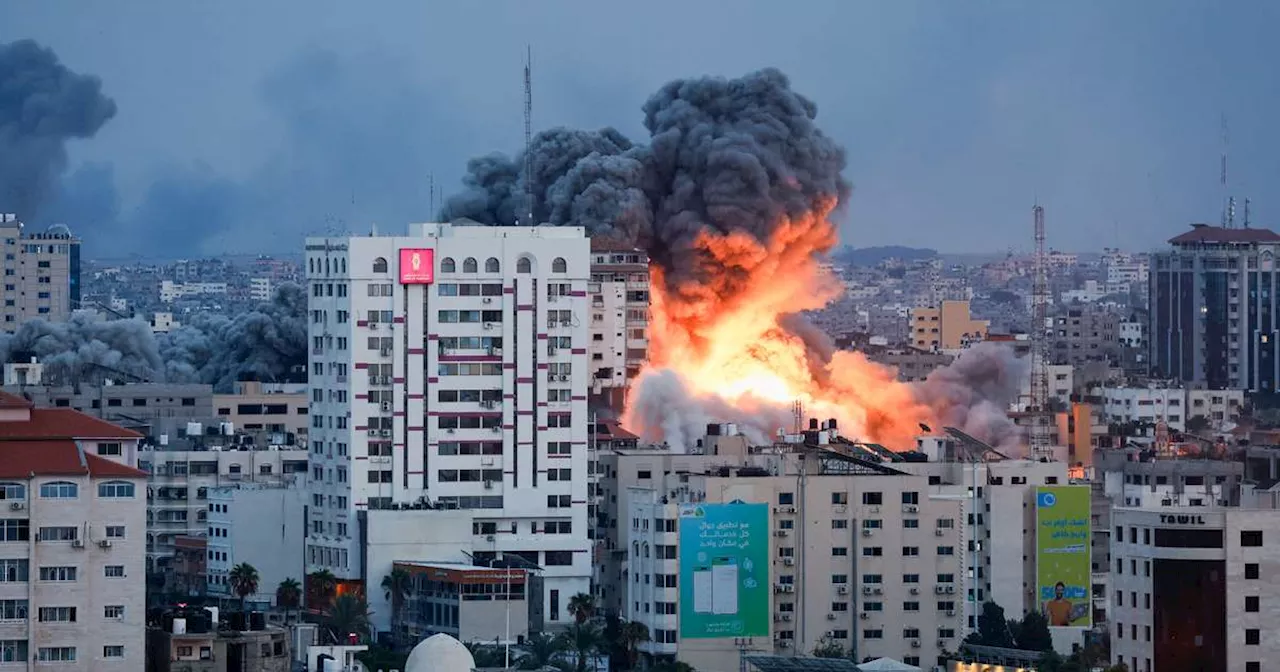 Israel enfrenta o Hamas pelo segundo dia após ataque surpresa