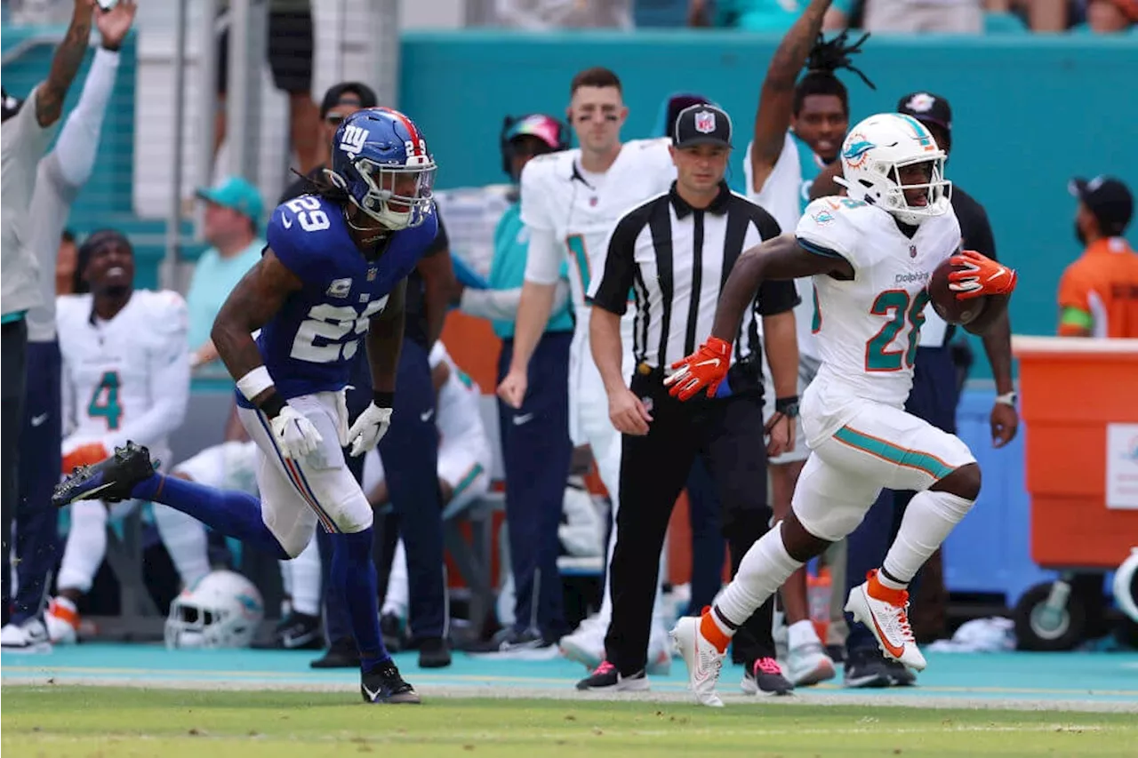 Dolphins offense continues NFL-record pace as Tyreek Hill, De’Von Achane star