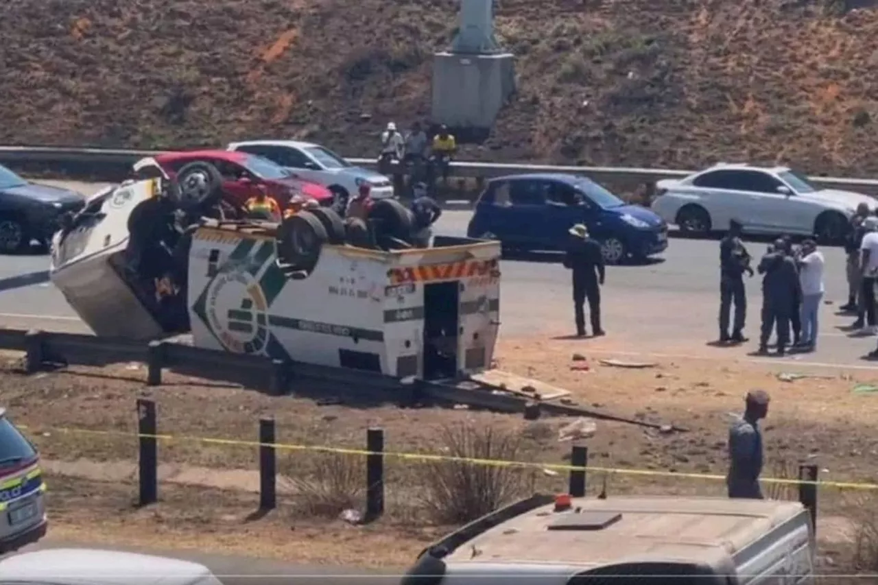 WATCH: Cops launch manhunt after guards wounded, woman hijacked in Joburg CIT heist