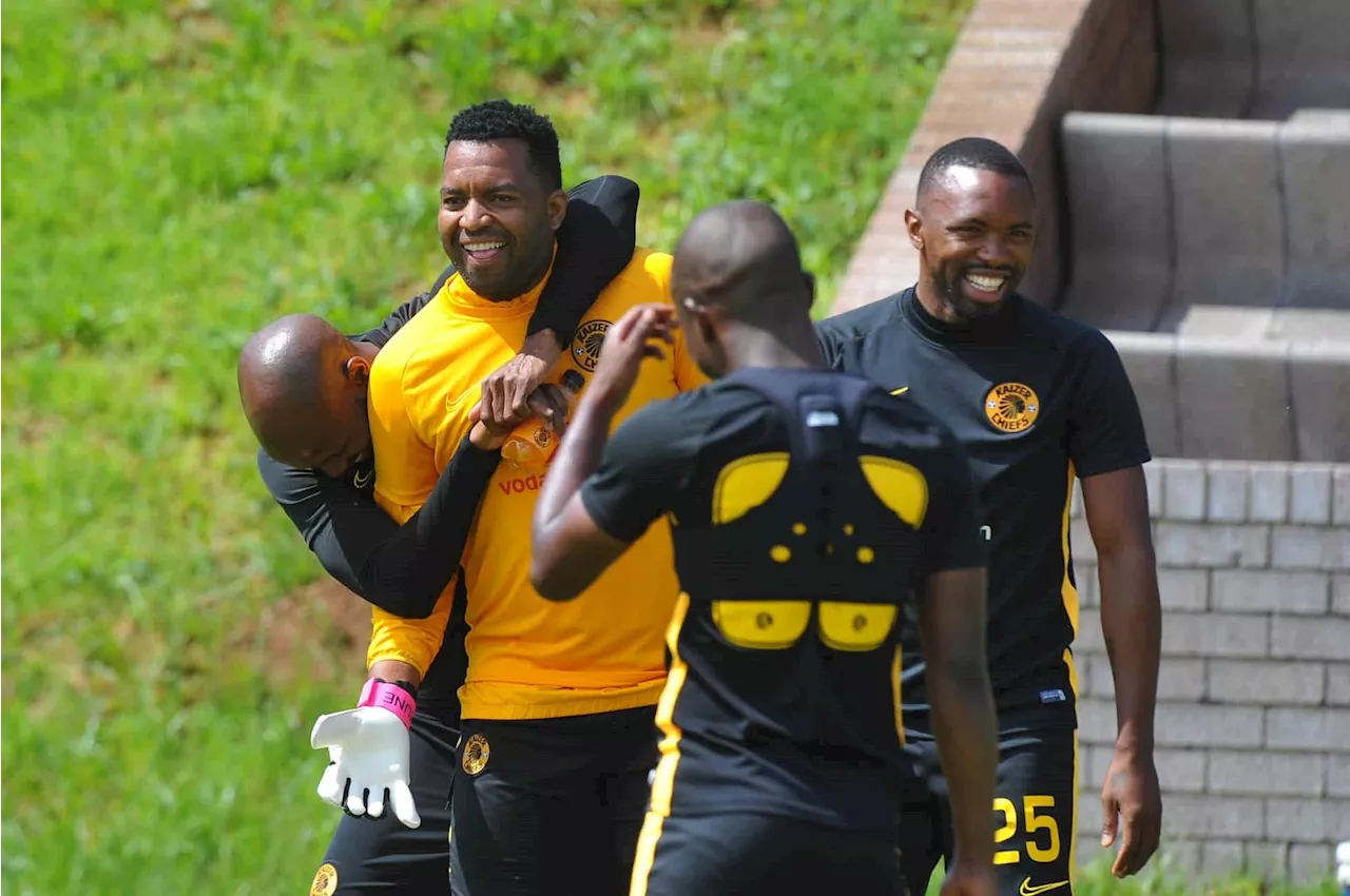 Khune must RETIRE, urges former Kaizer Chiefs teammate!