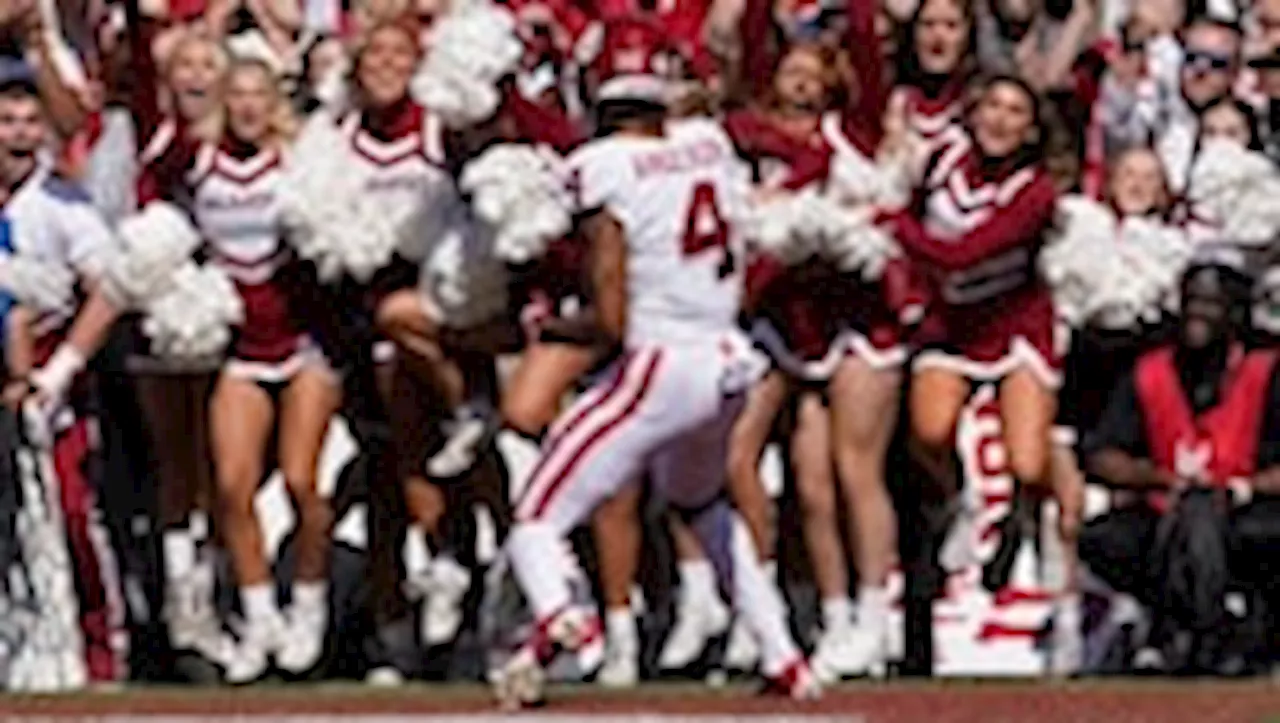 In a rivalry at its most vivid, elated Oklahoma edges dejected Texas