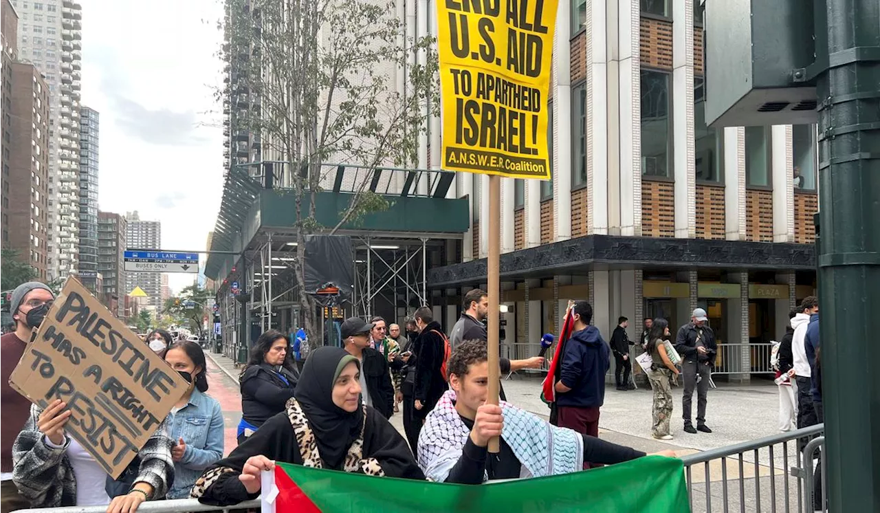 Pro-Palestinian, Pro-Israeli backers clash at rally in New York