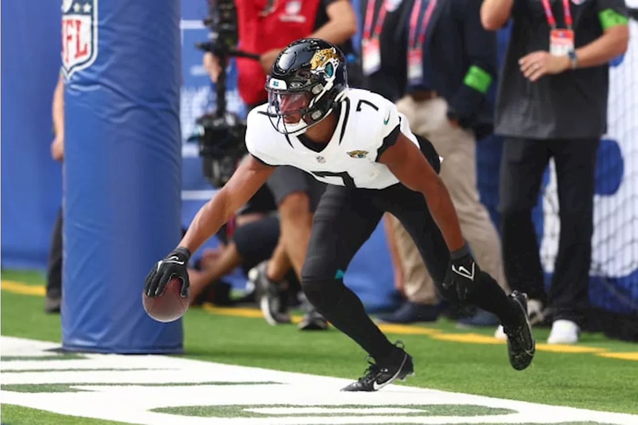 Jaguars start fast, lead Bills at halftime in London