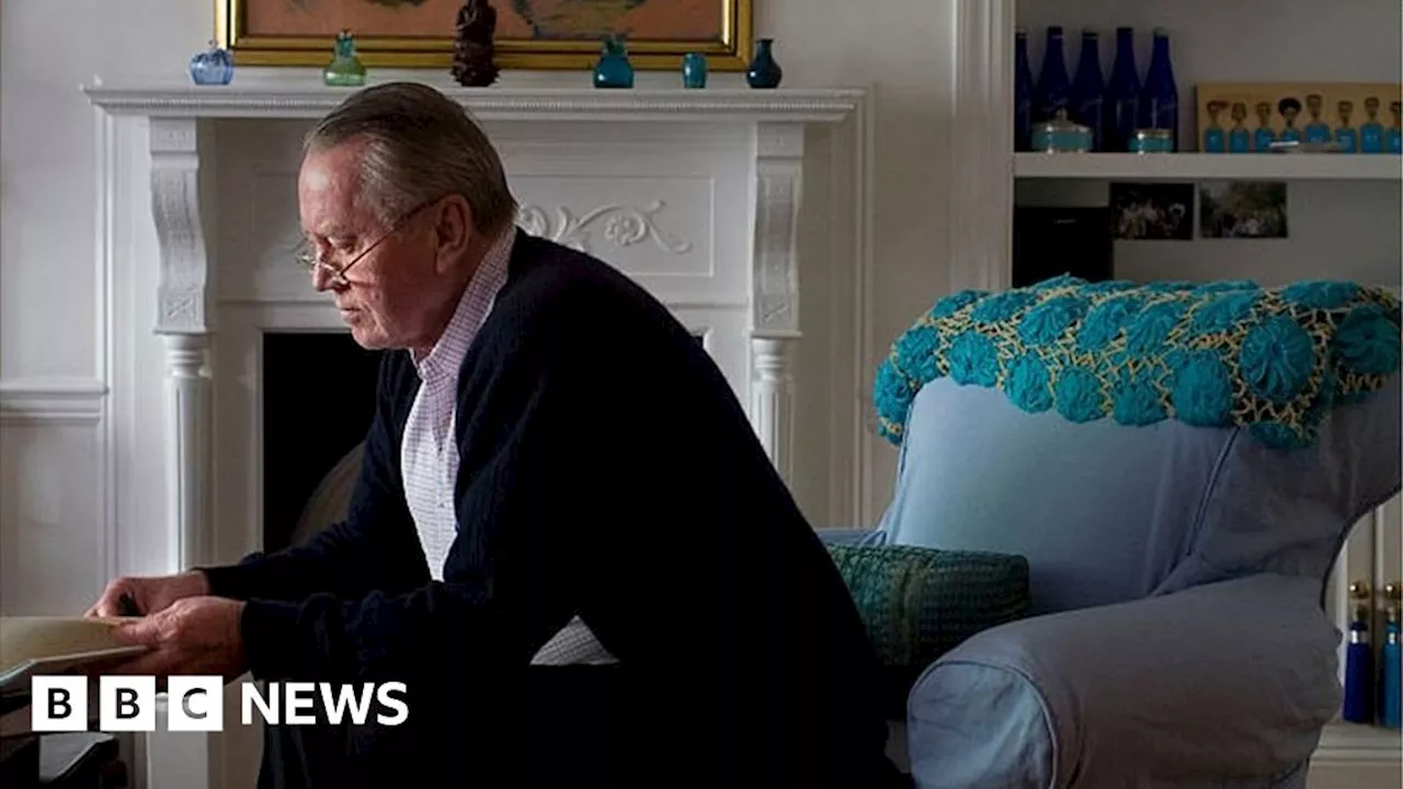 Chuck Feeney: Entrepreneur and philanthropist dies