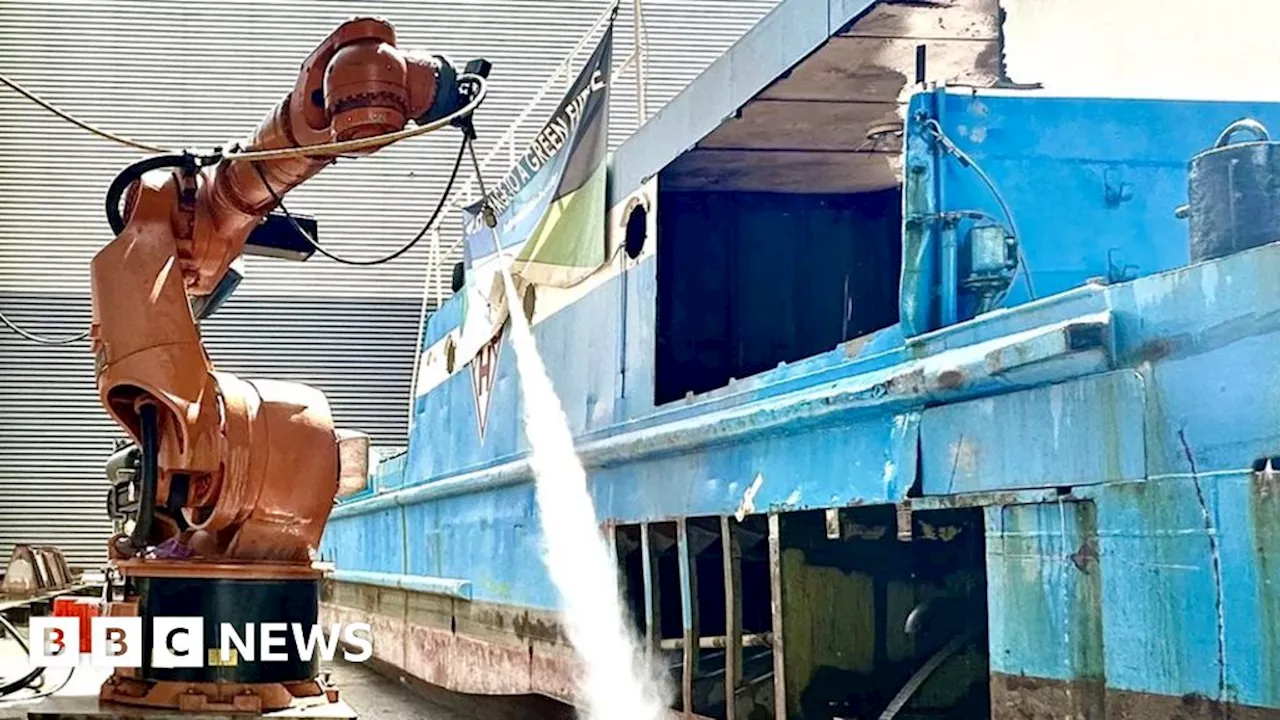 The extreme robot arm that can chop up a ship