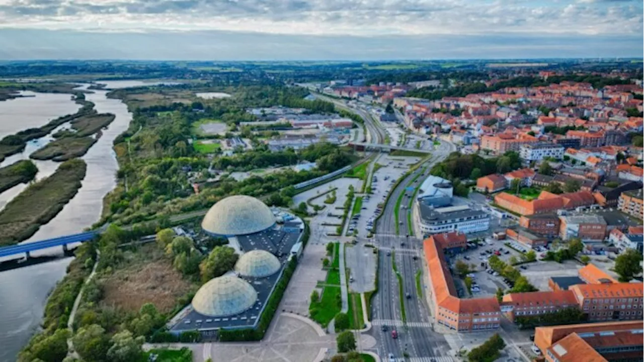 Vil pumpe tonsvis af spildevand ud i en anden kommunes fjord: 'Det kan blive ret alvorligt'