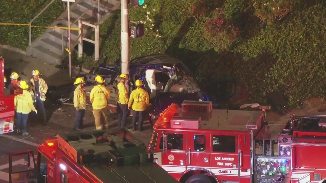 3 injured in scary Van Nuys crash