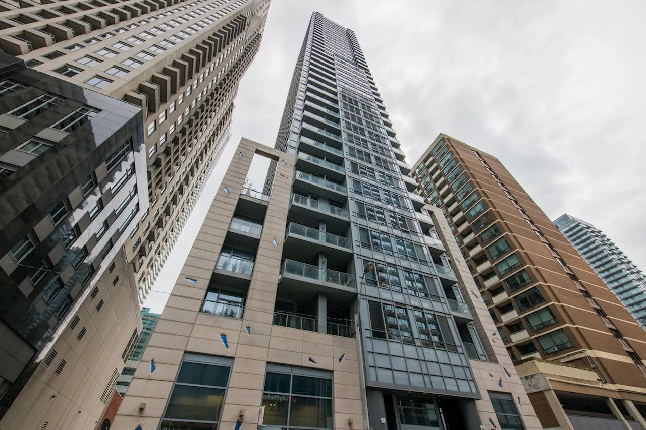 Buyers pay full freight for large condo near University of Toronto