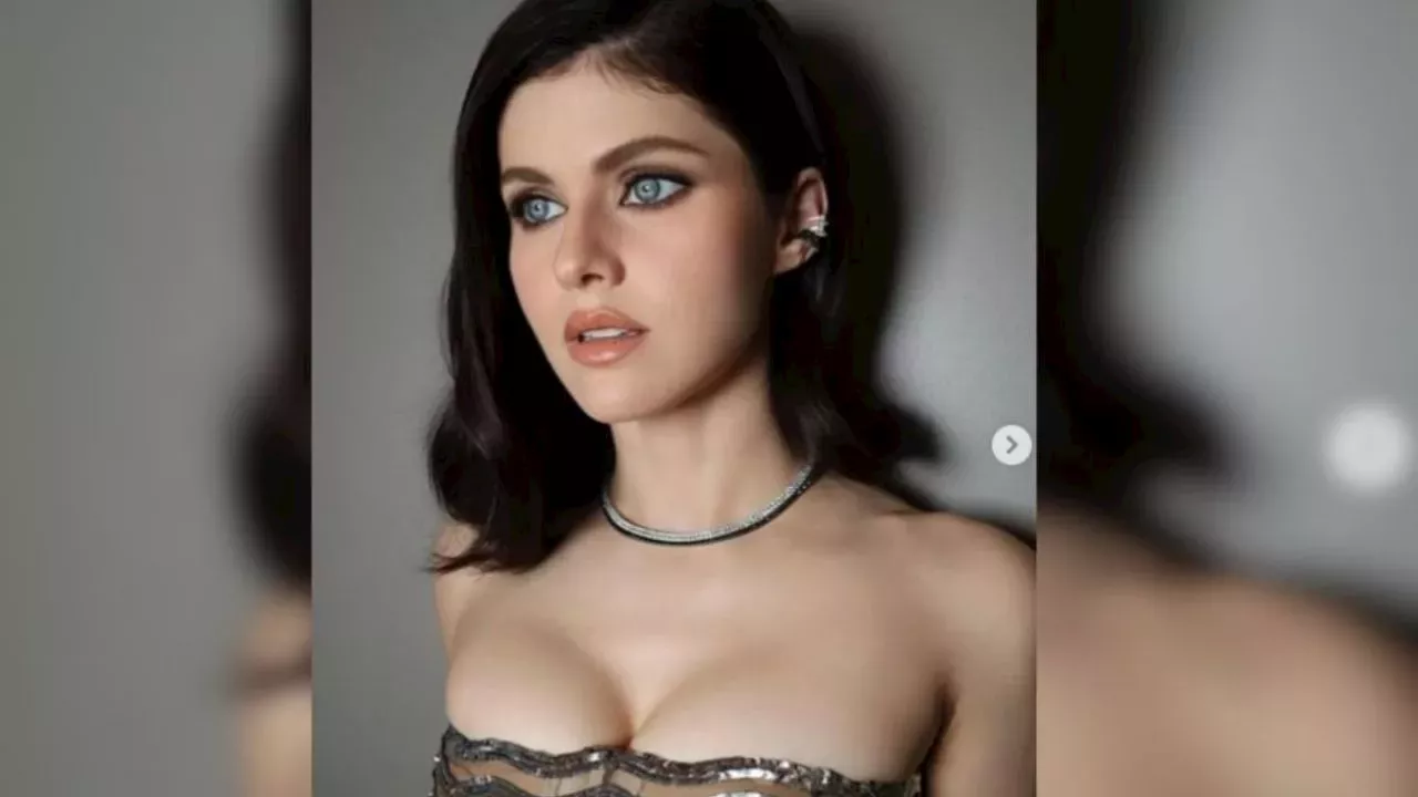 Alexandra Daddario Actriz De Baywatch Se Convierte En Una Guardiana De La Bahía Con Fotos En 