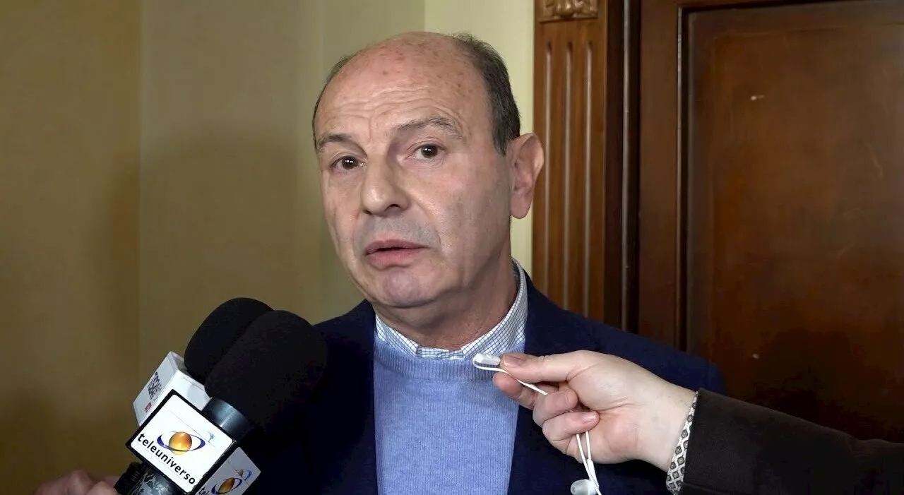 Frosinone, il sindaco Mastrangeli revoca le deleghe ai consiglieri ribelli Anselmo Pizzutelli e Giovanni Borto