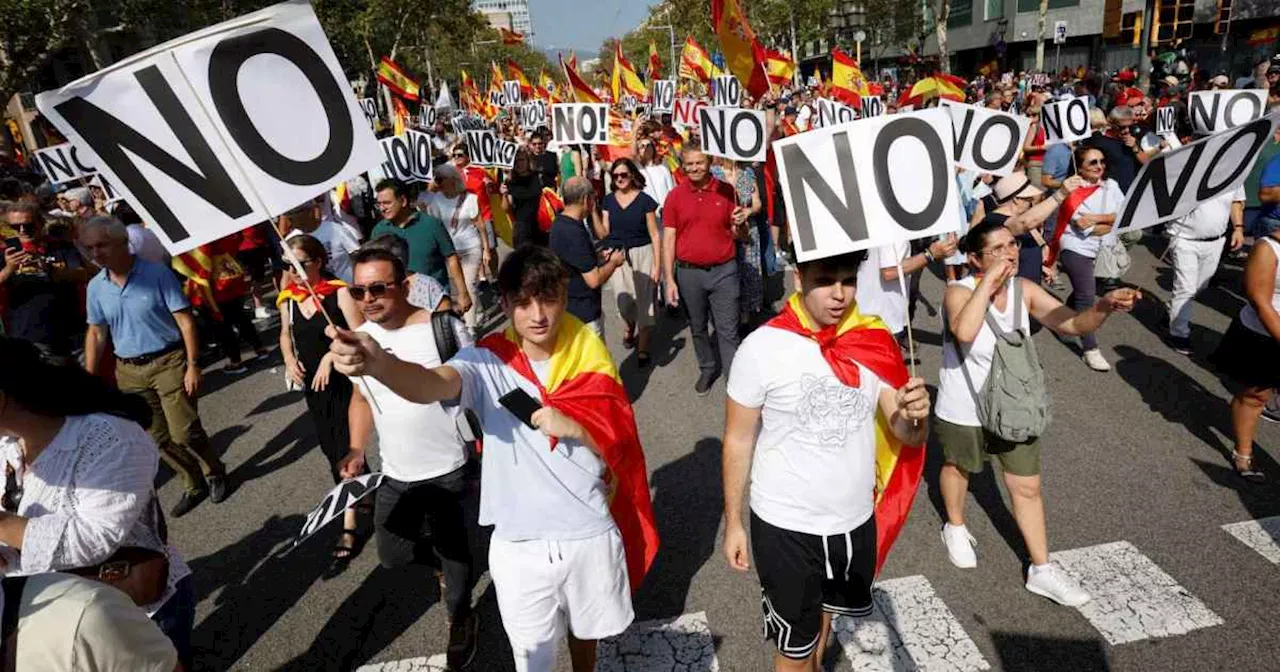 La magnitud de la protesta de Sociedad Civil contra la amnistía en Barcelona irrita al Gobierno