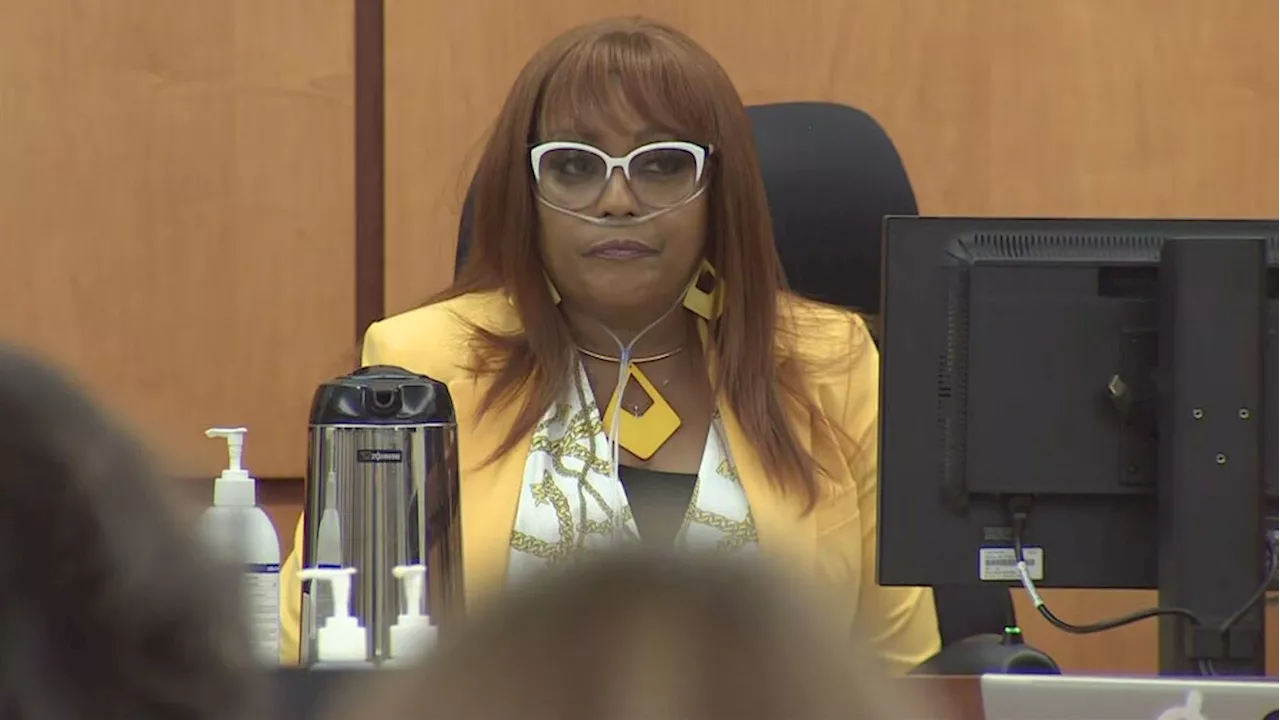 Manny Ellis' mother testifies in trial of Tacoma police officers