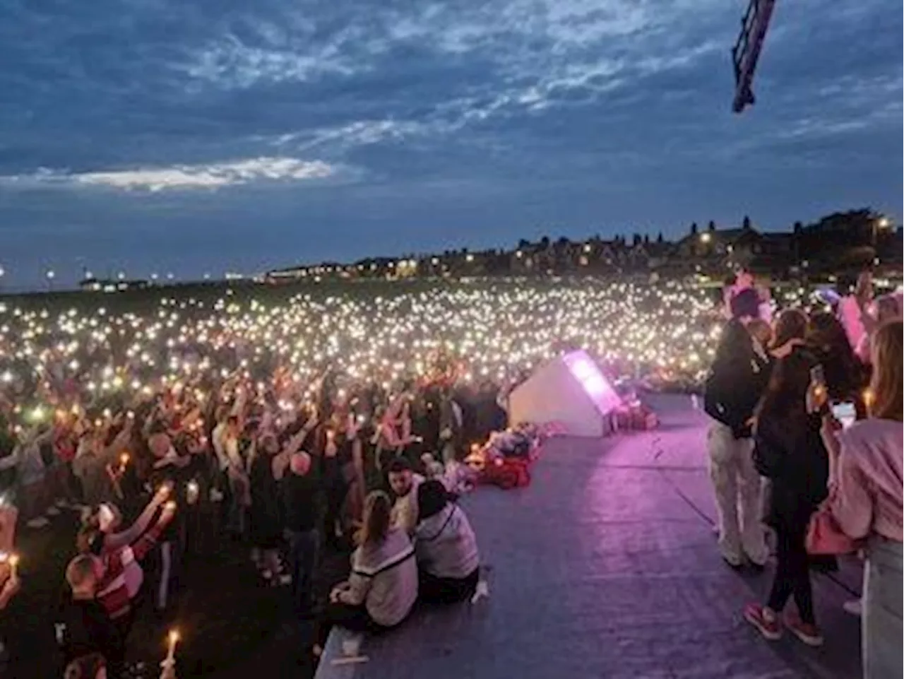 Thousands turn out to Lancashire candlelit vigil for 14-year-old Bella Greer