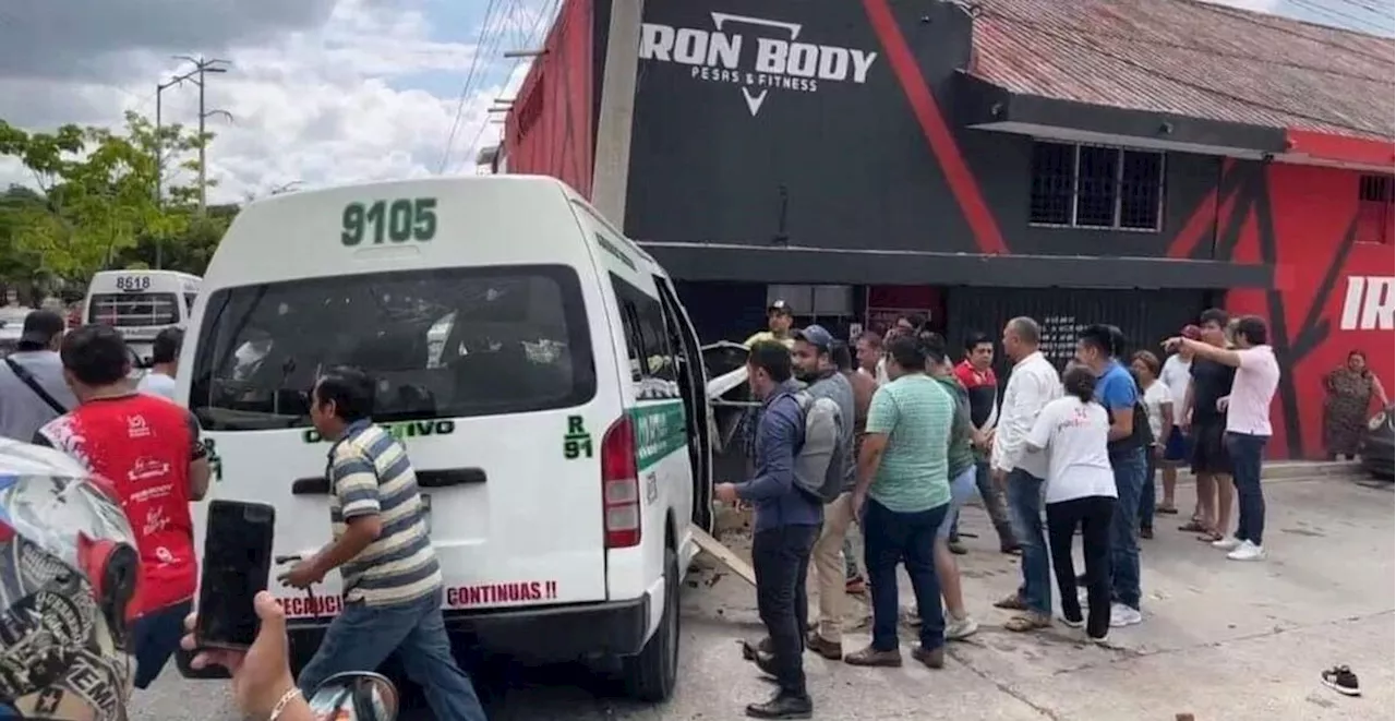 Accidente de transporte colectivo deja 12 heridos y una persona fallecida en Tuxtla Gutiérrez