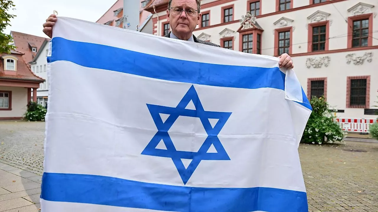 Thüringen: Ramelow hisst israelische Flagge vor Staatskanzlei