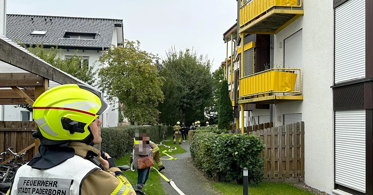 Feuerwehreinsatz in Paderborn: Schmorende Gegenstände auf Herd verrauchen Wohnung