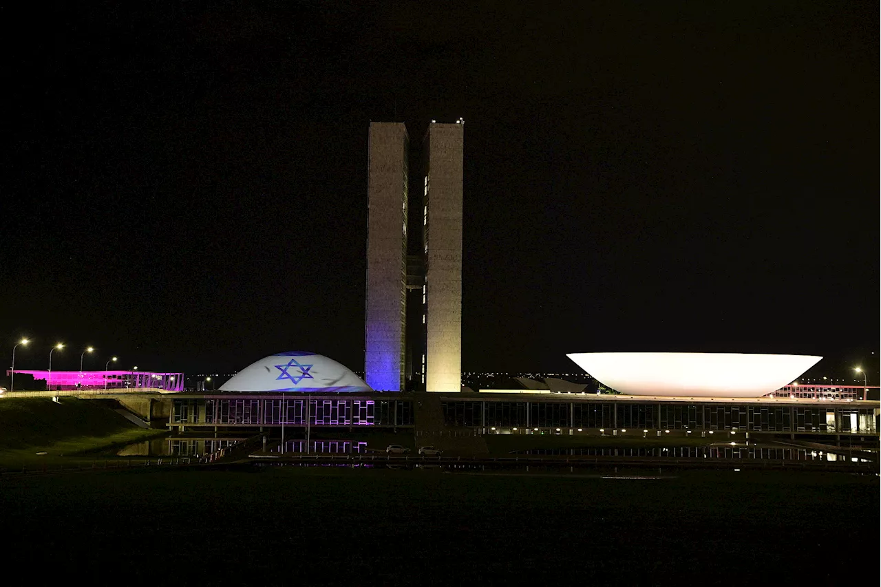 Congresso Nacional é iluminado com bandeira de Israel