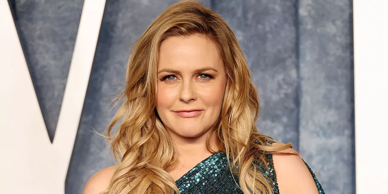 Alicia Silverstone has gone brunette in a major hair transformation